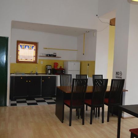 Hostel 66 Сегед Экстерьер фото