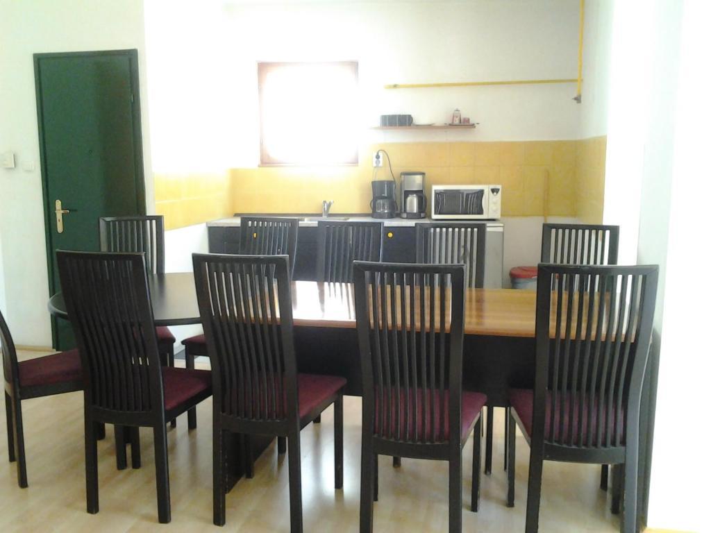 Hostel 66 Сегед Экстерьер фото